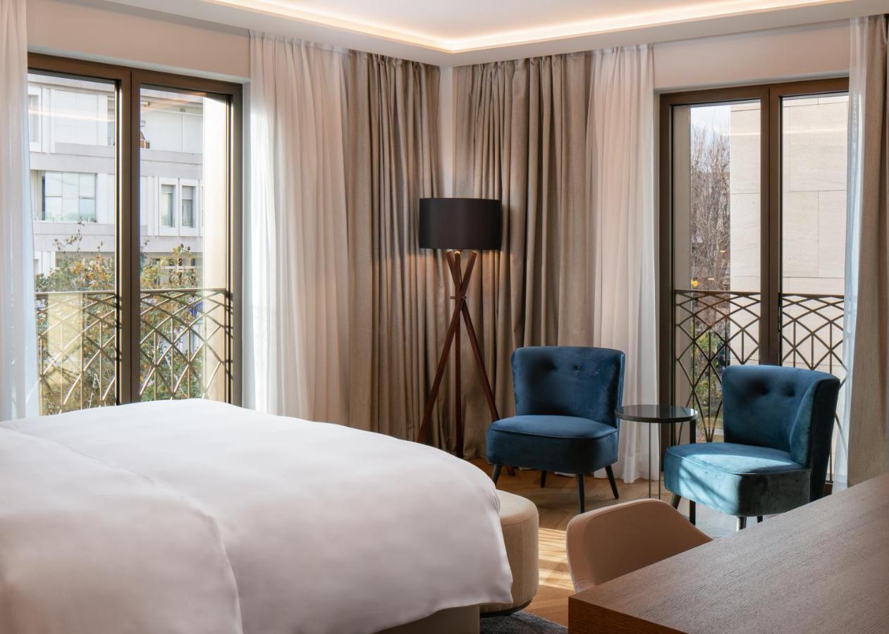 เรดิสัน คอลเลคชั่น โฮเทล มักดาเลนา พลาซา เซบียา Hotel เซบีญา ภายนอก รูปภาพ Deluxe room