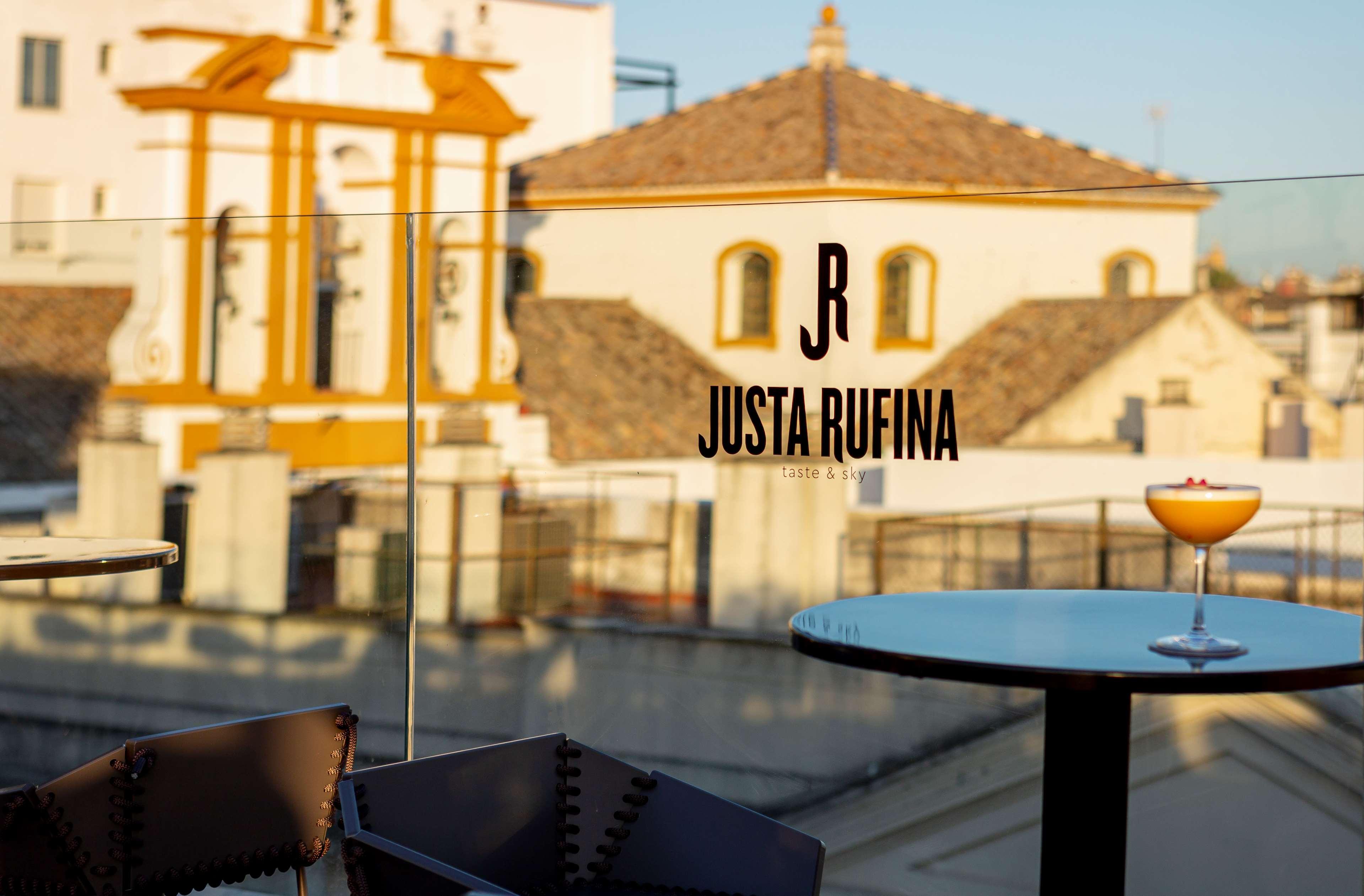 เรดิสัน คอลเลคชั่น โฮเทล มักดาเลนา พลาซา เซบียา Hotel เซบีญา ภายนอก รูปภาพ Justa Rufina