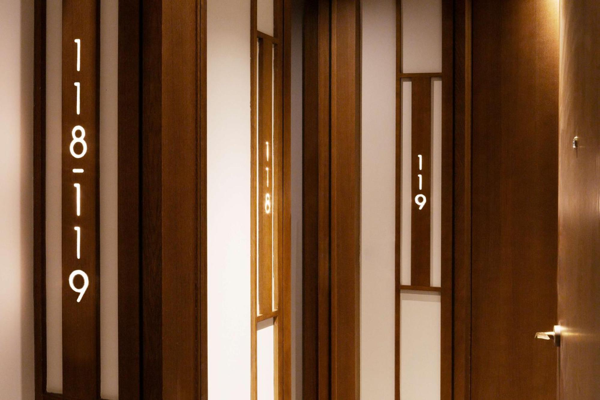 เรดิสัน คอลเลคชั่น โฮเทล มักดาเลนา พลาซา เซบียา Hotel เซบีญา ภายนอก รูปภาพ Rooms at the hotel