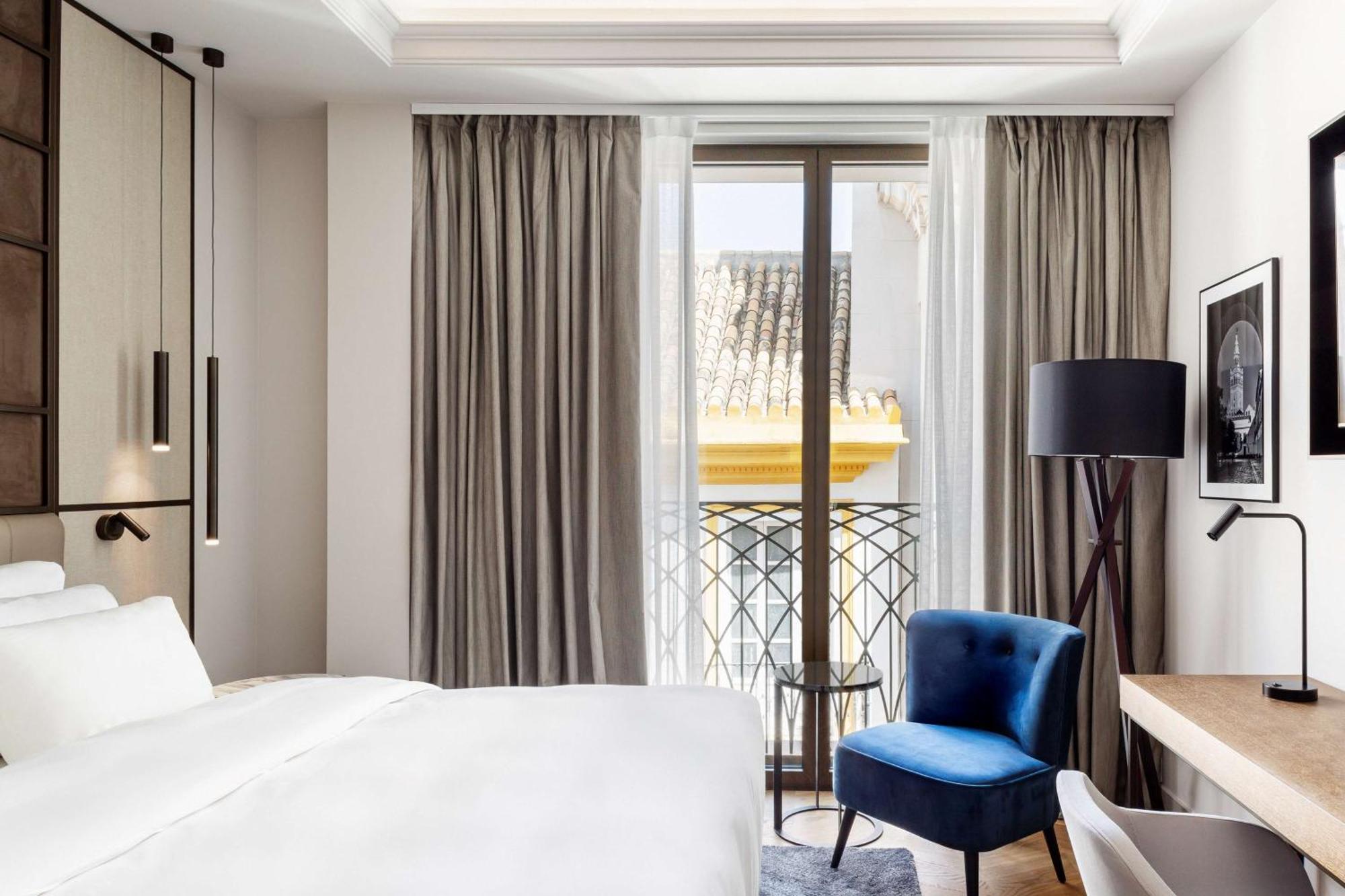 เรดิสัน คอลเลคชั่น โฮเทล มักดาเลนา พลาซา เซบียา Hotel เซบีญา ภายนอก รูปภาพ Deluxe room